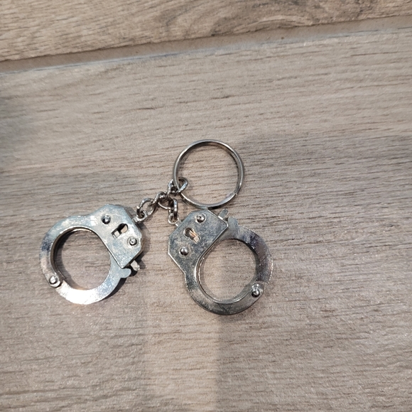 Michigan handcuff keychain - Picture 2 of 3